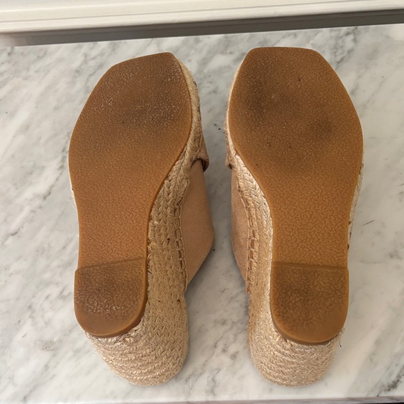 Women's Banana Republic Tan Wedge Sandals - Picture 7 of 9